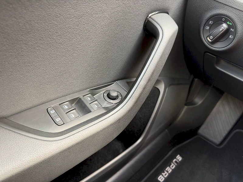Škoda Superb (2022) 2.0TDI 110kW DSG Comfort Plus - fotka 11 z 35