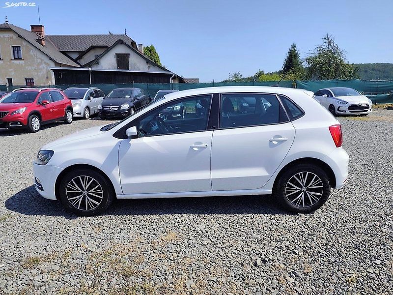 Volkswagen Polo (2016) - fotka 2 z 36