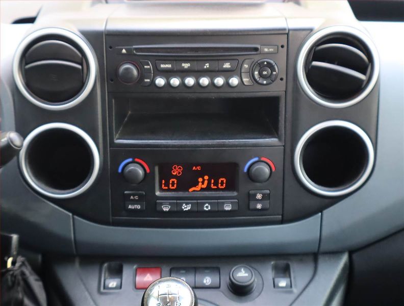 Peugeot Partner (2013) 1.6 HDi, 5Míst, SR - fotka 11 z 13