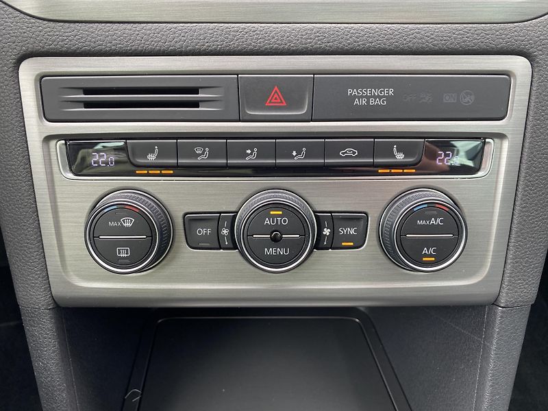 Volkswagen Golf Sportsvan 1.4 TSI 92kW- ALU - PDC -TAŽNÉ - fotka 27 z 46