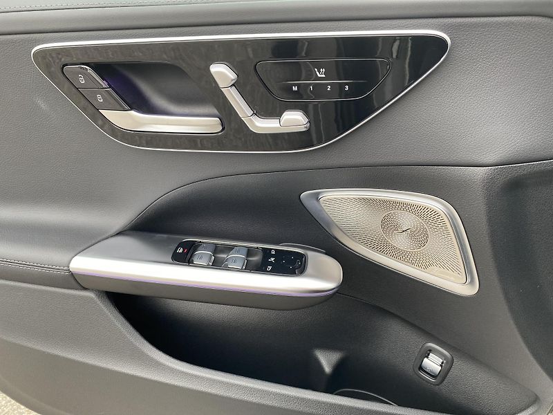 Mercedes-Benz Třídy C C 300 de 4MATIC - fotka 22 z 26