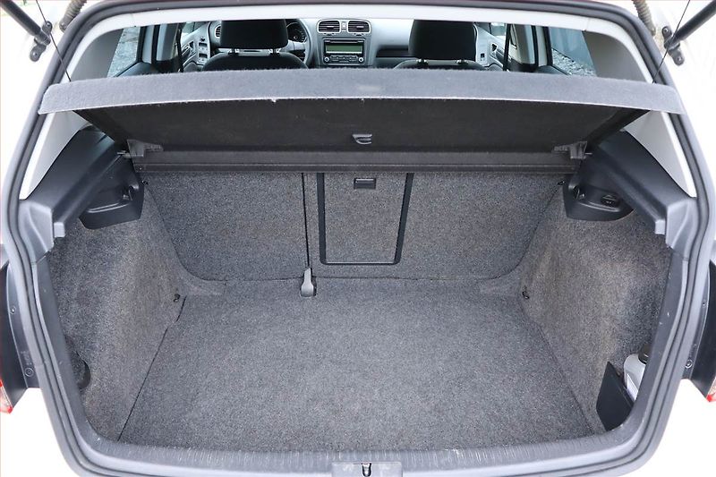 Volkswagen Golf (2010) 1.4 TSI, Tempomat - fotka 14 z 18