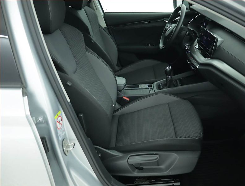 Škoda Octavia (2023) Ambition 2.0 TDI, ČR,1.maj - fotka 9 z 15