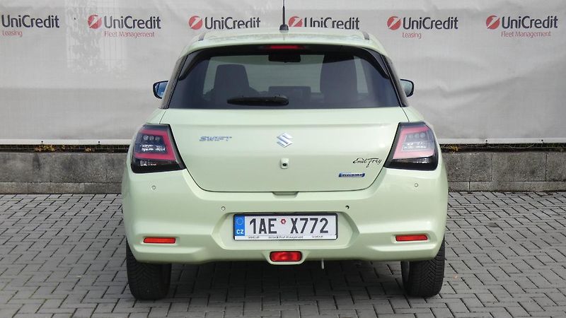 Suzuki Swift 1.2 DualJet mHEV Premium - fotka 4 z 23
