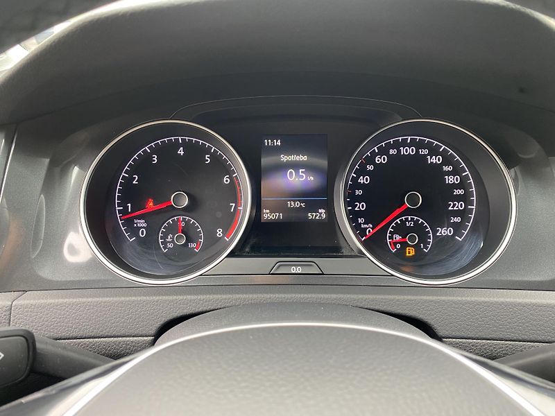 Volkswagen Golf 1.4 TSI 92kW-1xMAJ.-LED- ACC - fotka 19 z 44