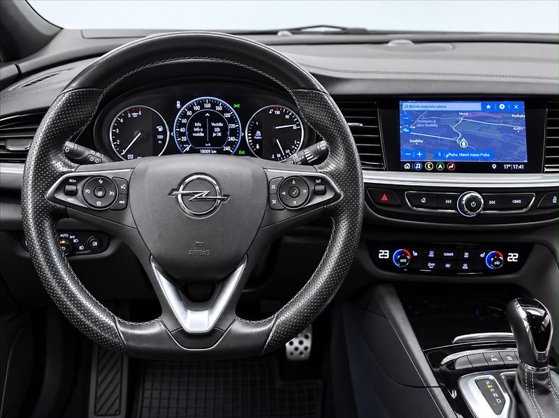 Opel Insignia 2,0 CDTI 128 KW,COUNTRY TOURER - fotka 12 z 20