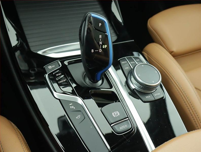 BMW iX3 (2021) 80 kWh - fotka 13 z 27