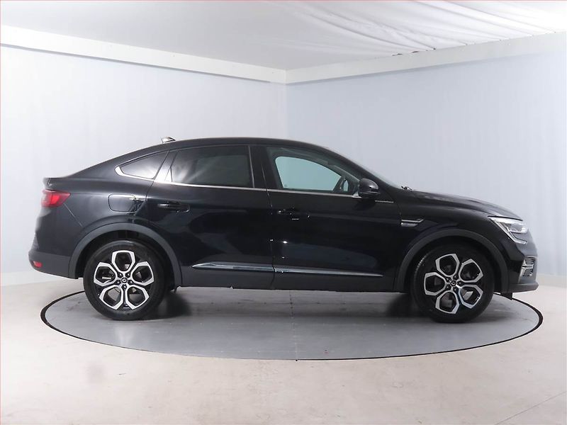 Renault Arkana (2023) Intens E-Tech - fotka 6 z 14