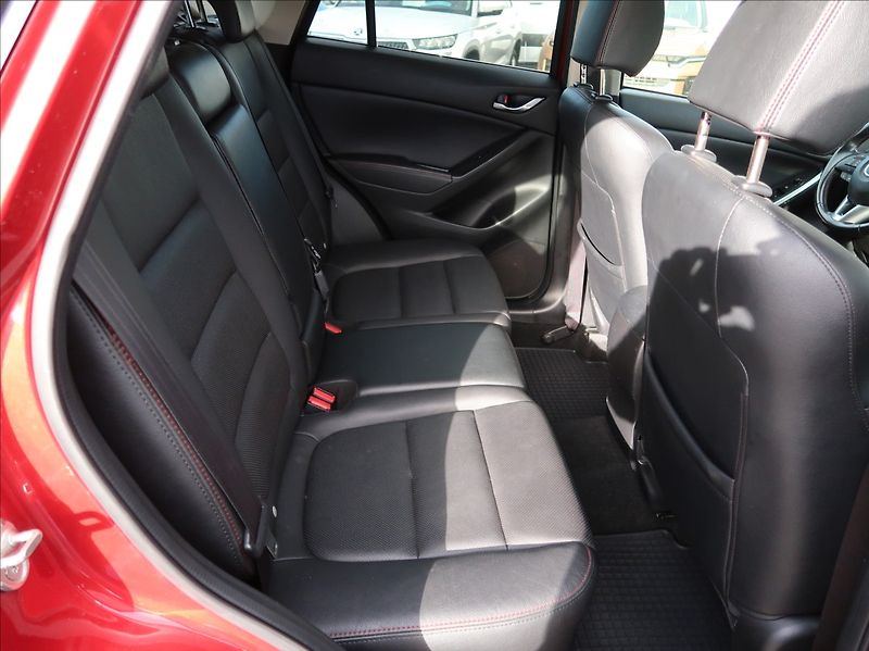 Mazda CX-5 2,2 D,129kW,1majČR,4x4,serv.kn - fotka 22 z 29