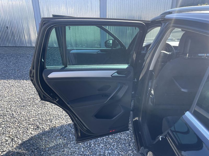 Volkswagen Tiguan 2.0TDi 150PS 4x4 DSG 179TKM 1A - fotka 104 z 131