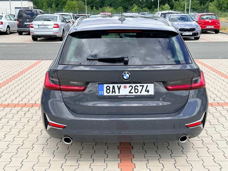 BMW Řada 3 (2021) 320d 2.0 xDrive AT Touring - fotka 3 z 18