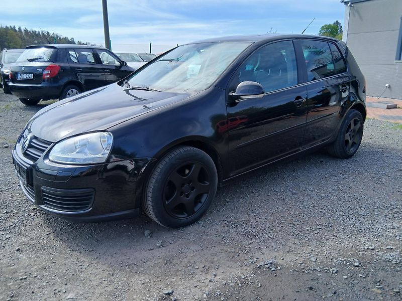Volkswagen Golf 1.6i, GT Look, automat - fotka 1 z 31