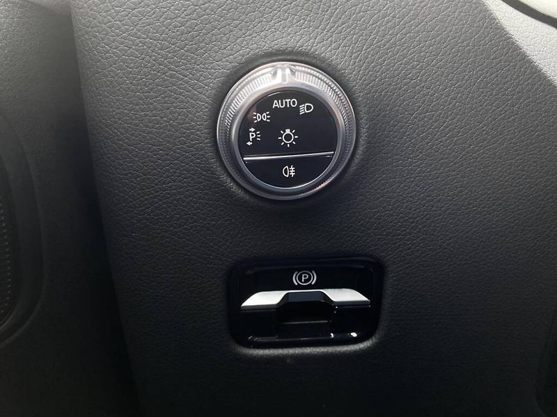 Mercedes-Benz GLC (2024) 300 de 4MATIC kupé - fotka 16 z 29