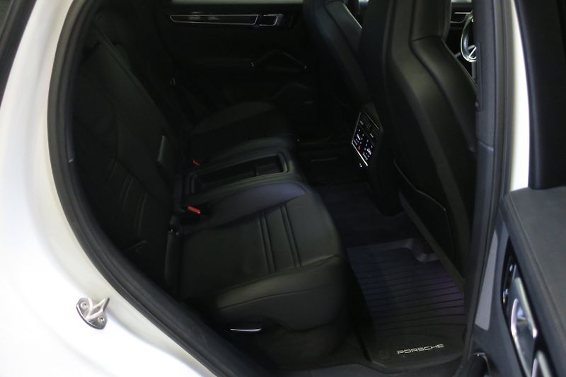 Porsche Cayenne (2019) Coupe 3.0 V6 Tiptronic Vzduch - fotka 38 z 42