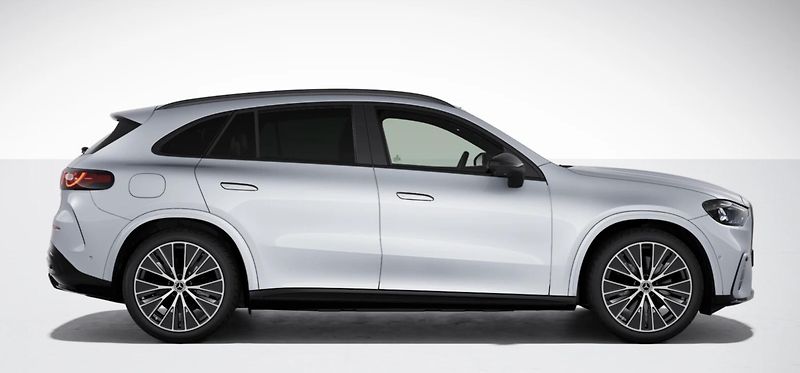 Mercedes-Benz GLC (2026) 400*4M*AMG*PANO*MASÁŽ*HYPER* - fotka 2 z 7