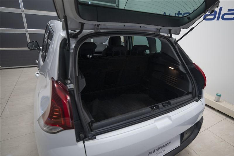 Peugeot 3008 2,0 HDI NAVIGACE TAŽNÉ - fotka 34 z 36