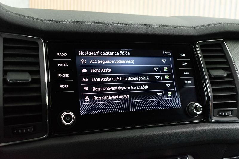 Škoda Kodiaq 2.0TDI DSG*KAMERA*VIRTUAL*ACC - fotka 30 z 43