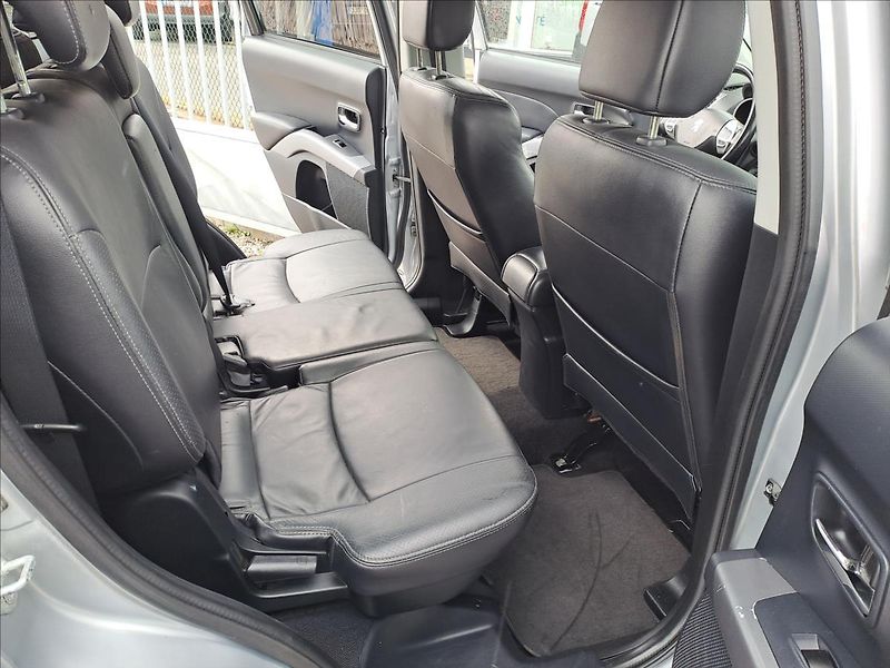 Peugeot 4007 2,2 HDI 4WD KŮŽE - fotka 7 z 17