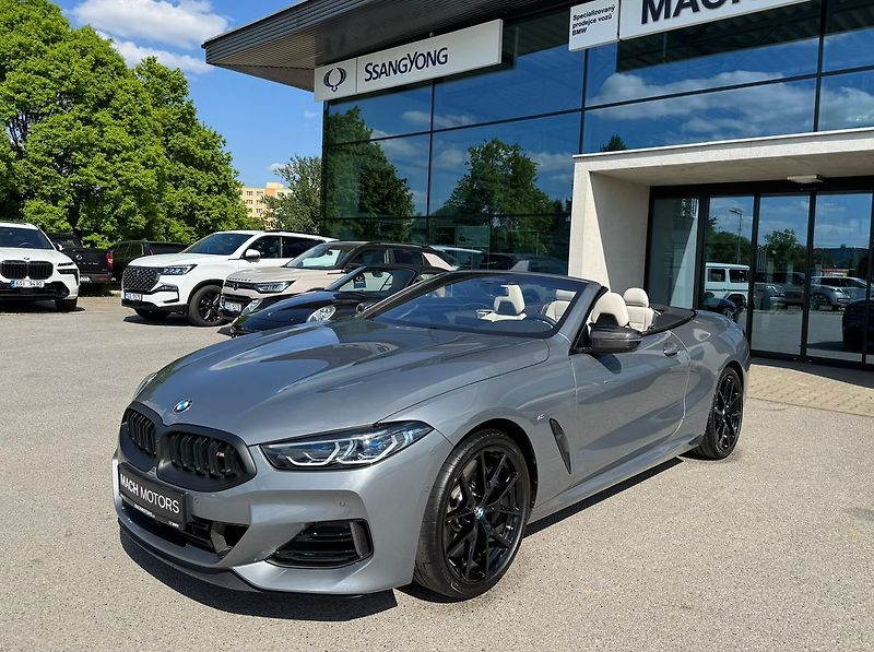 BMW Řada 8 M850i xDrive Cabrio 2025/09 - fotka 4 z 24
