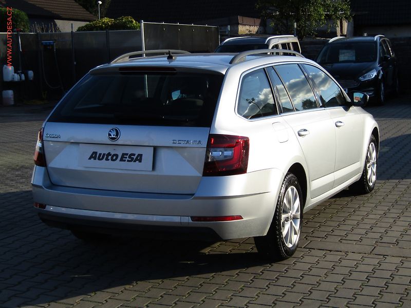 Škoda Octavia (2020) 1.6TDi, 2.maj,ČR, Style, LED - fotka 4 z 20