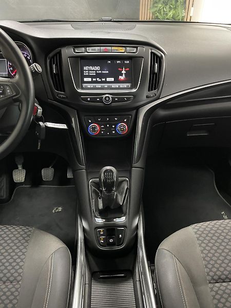 Opel Zafira 1.6 CDTi ČR 1.MAJ. TOP !! - fotka 24 z 26
