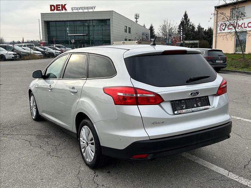 Ford Focus 1,5 TDCi 88kW,Xenon,Navi,Výhře - fotka 38 z 38