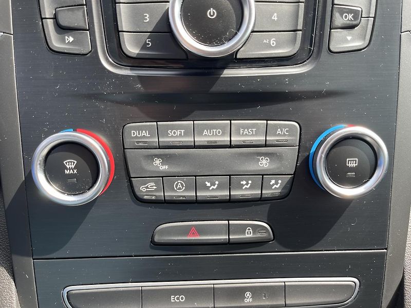 Renault Mégane 1.5 DCi 85 kW LIMITED-DPH-ČR ! - fotka 33 z 38