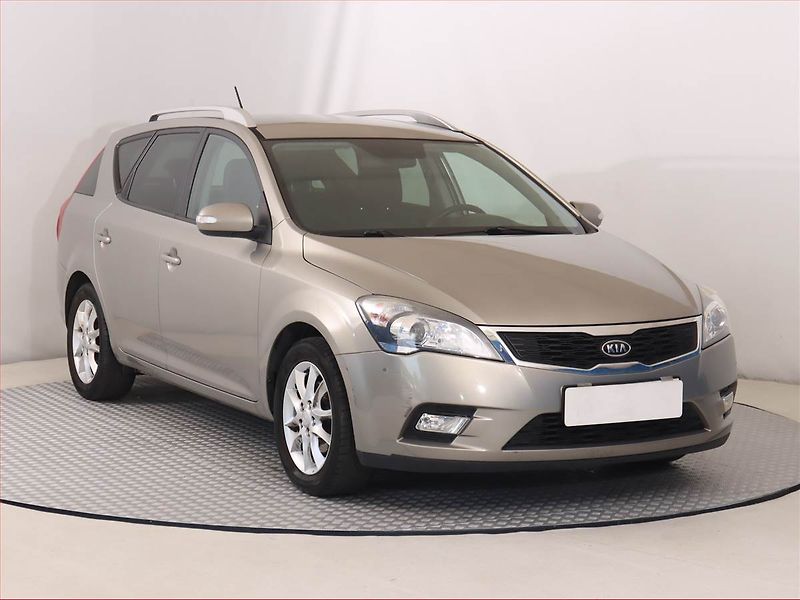 Kia Ceed (2010) 1.6 CVVT, Serv.kniha - fotografie inzerátu