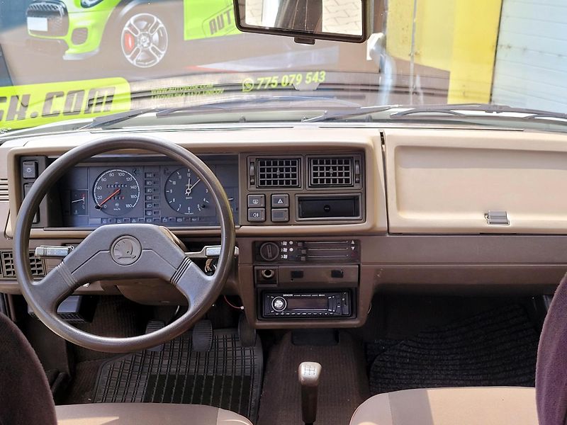 Škoda Favorit 135L,CZ, 1.majitel, GARÁŽOVANÝ - fotka 48 z 50