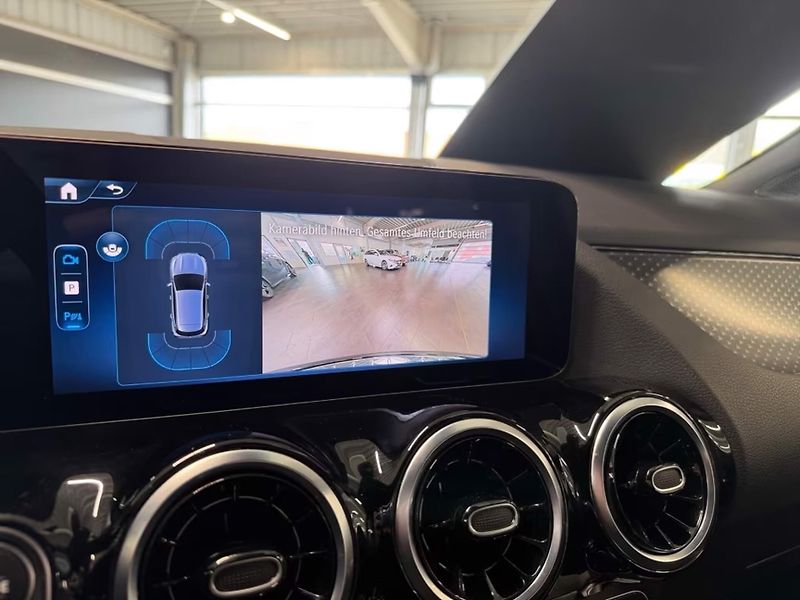 Mercedes-Benz GLA 200d Progressive MBEAM Kam Dis - fotka 11 z 13