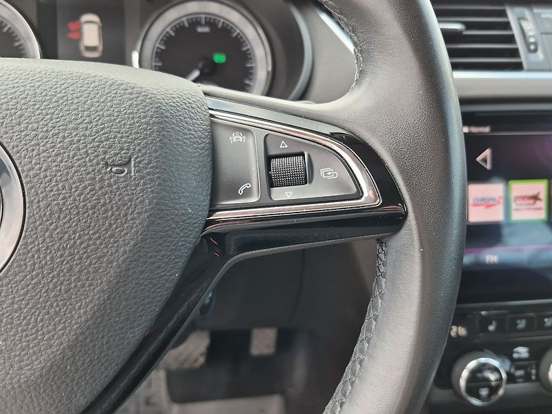 Škoda Octavia L&K Combi 2.0 TDi CR 135  kW 4 - fotka 16 z 30