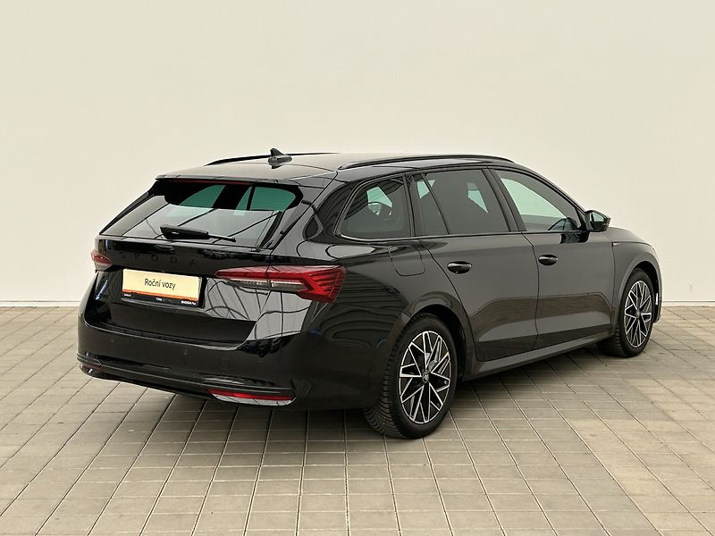 Škoda Octavia 2.0 TDI SportLine - fotka 2 z 29
