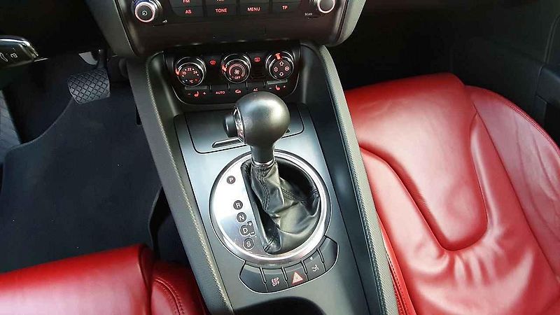 Audi TT vypadá hodně dravě, i když o naprostý supersport se nejedná.