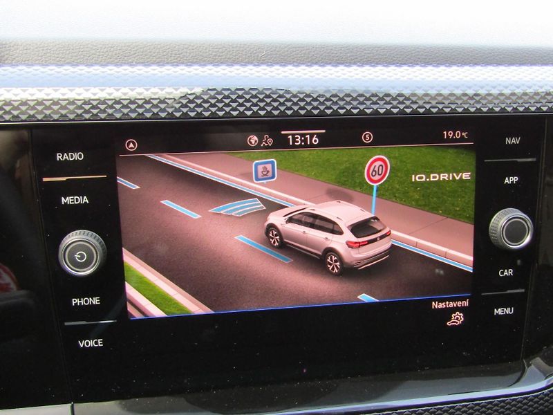 Volkswagen Taigo People 1,0 TSI 5G - fotka 28 z 30