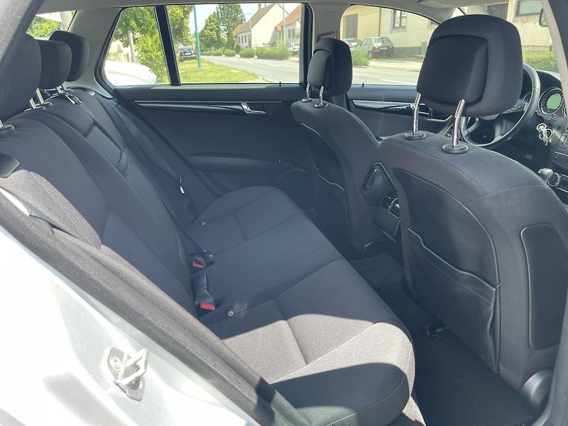 Mercedes-Benz Třídy C 200 CDI 100 KW ALU SERVIS - fotka 14 z 14