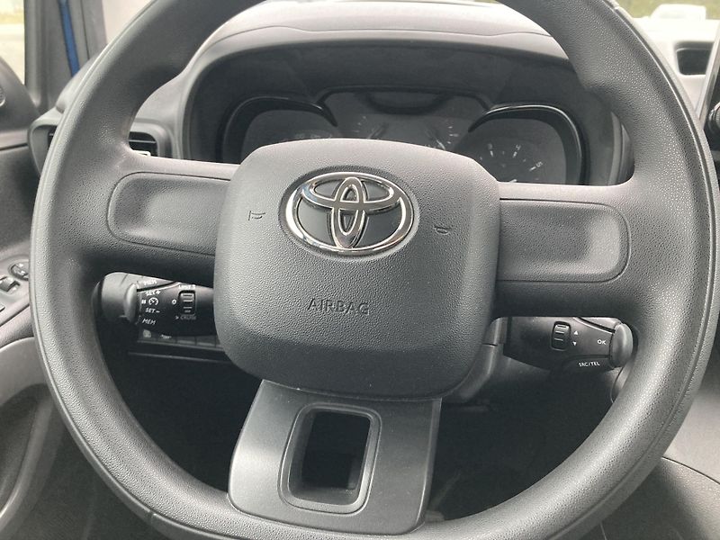 Toyota ProAce City Verso (2020) 1,5D-4D 130 6MT  7-místné  - fotka 10 z 20