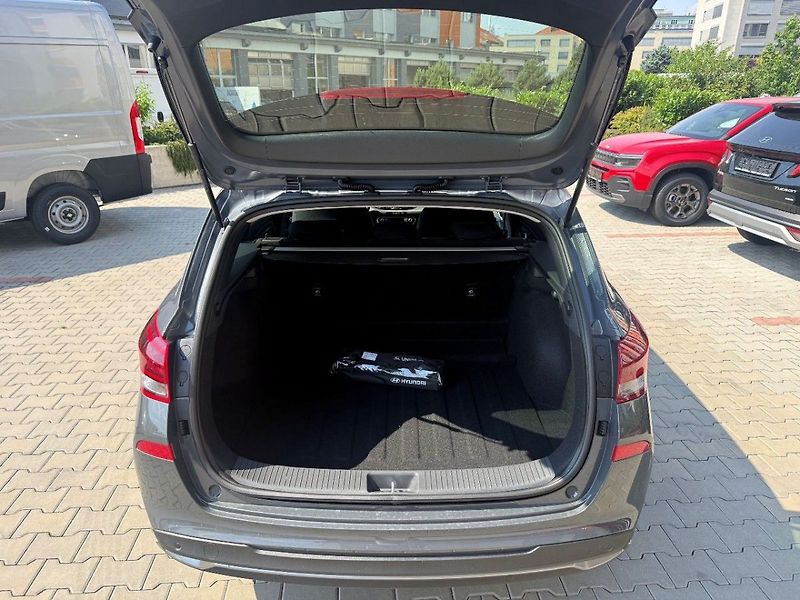Hyundai i30 26 WG 1,0 T-GDI MT GO CZECH - fotka 5 z 9