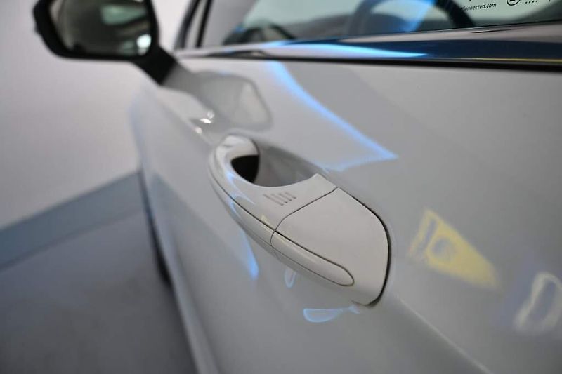 Ford Mondeo (2021) 2.0 140 KW LED SONY Titanium T - fotka 33 z 39