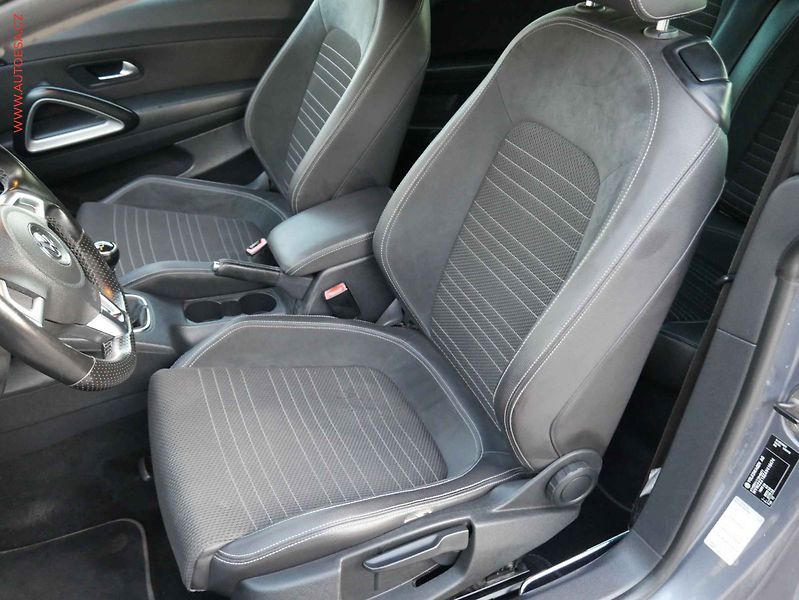 Volkswagen Scirocco (2010) 1.4TSi, servis.kniha - fotka 9 z 15