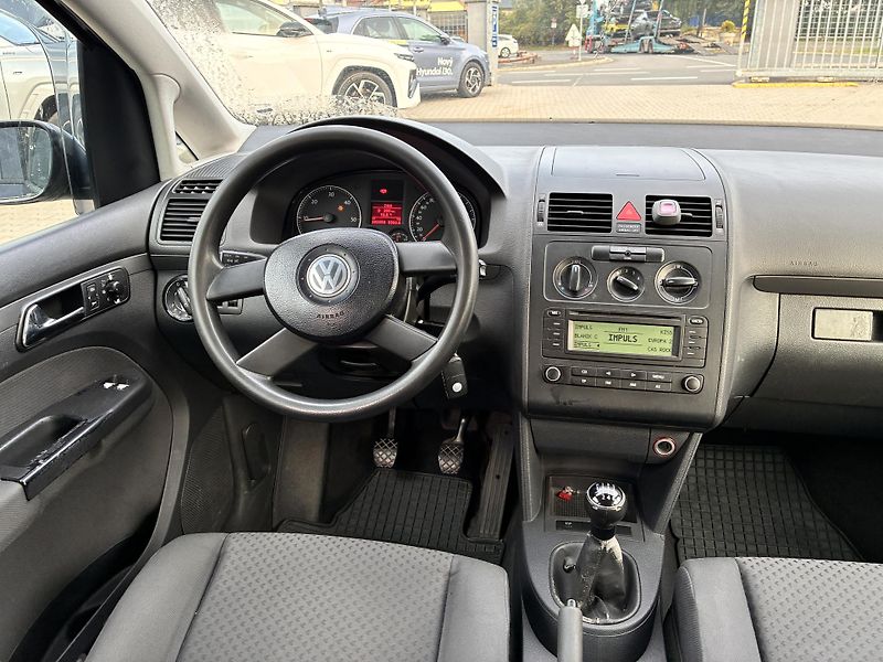 Volkswagen Touran 1.9TDi 74kW  - fotka 16 z 19