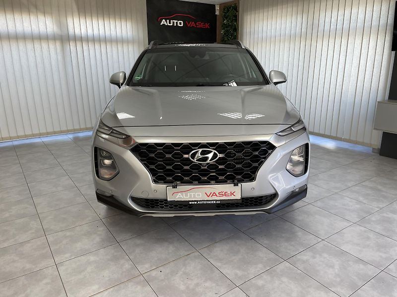 Hyundai Santa Fe 2.2 CRDi ČR AWD AT 7.MÍST LUXU - fotka 4 z 40