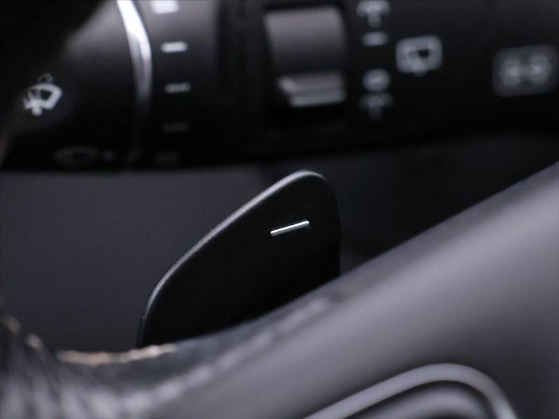 Mercedes-Benz CLA 2,0 250 155kW 4Matic Xenon - fotka 23 z 39