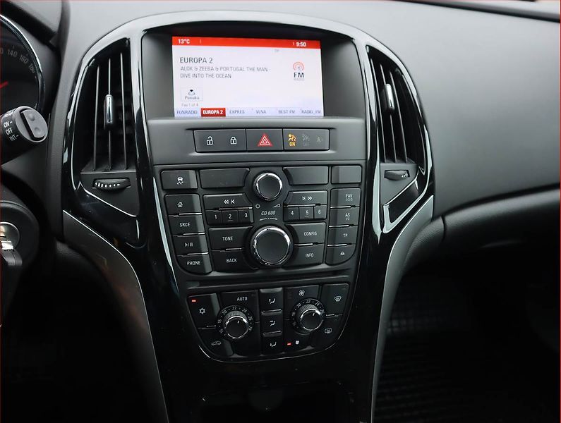 Opel Astra (2014) 1.4 T, Serv.kniha, Xenony - fotka 12 z 17