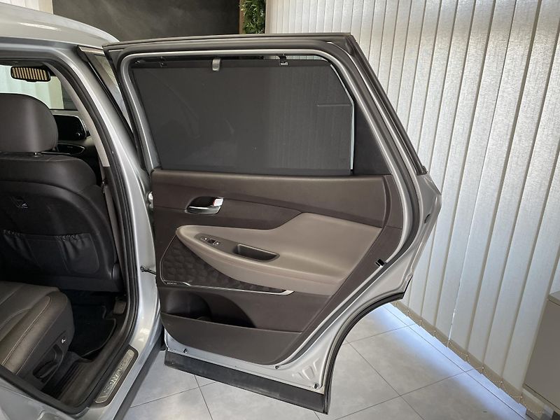 Hyundai Santa Fe 2.2 CRDi ČR AWD AT 7.MÍST LUXU - fotka 17 z 40