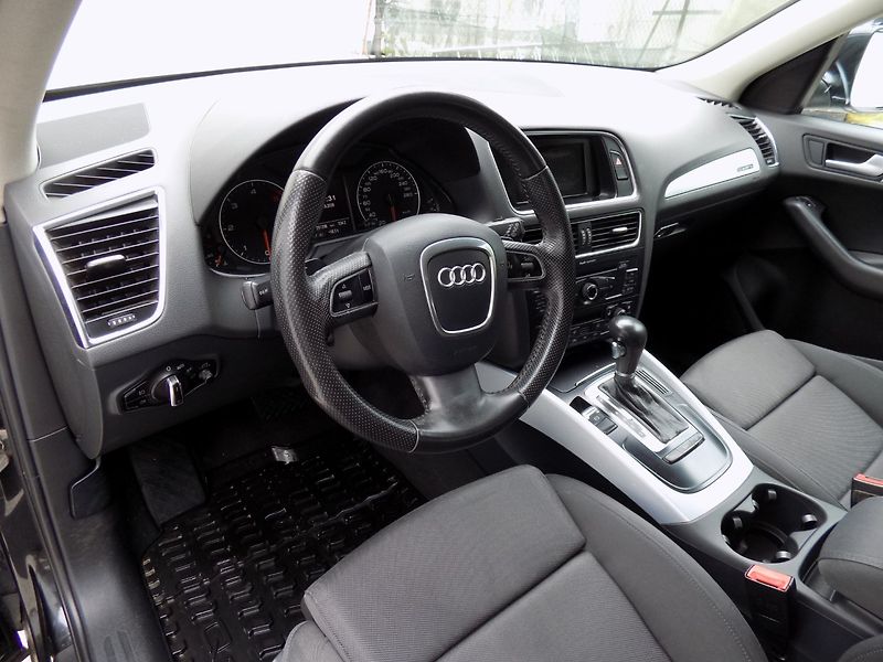 Audi Q5 (2010) 2.0TDI/4x4/Bi-xenon/LED/ - fotka 12 z 38