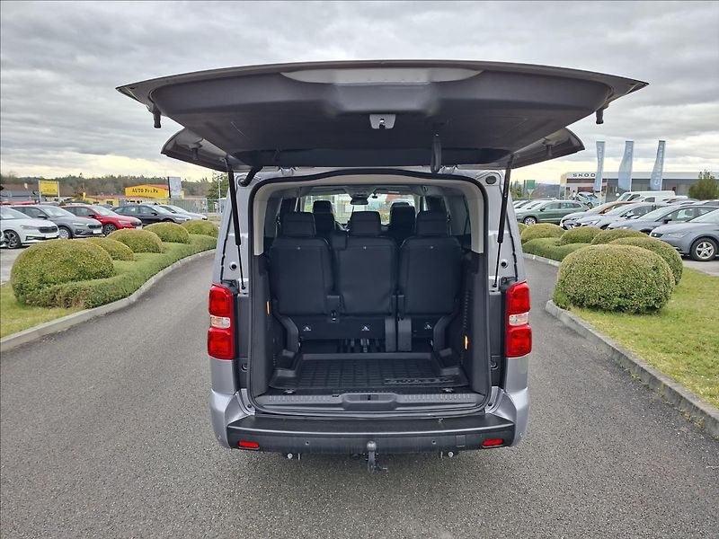 Citroën SpaceTourer 2,0 BlueHDi 180 EAT8 SHINE XL - fotka 9 z 36