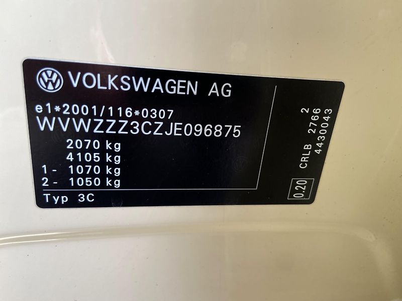 Volkswagen Passat (2017) 2.0Tdi 110kw DSG - fotka 24 z 38