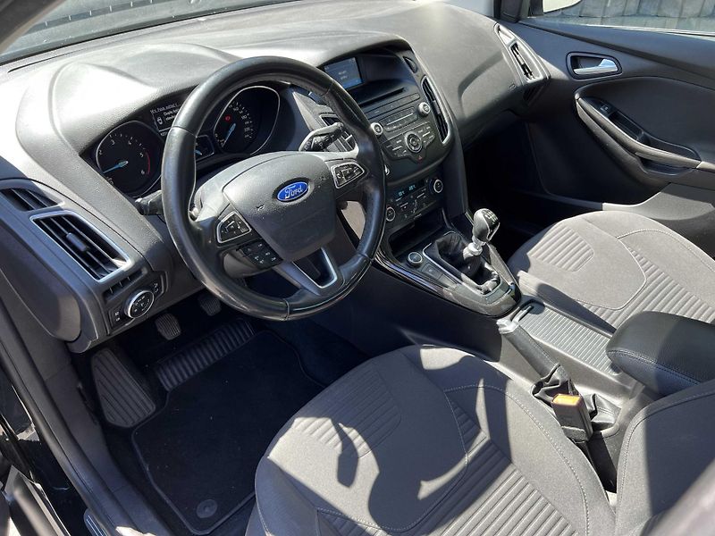 Ford Focus 1.5 TDCi 88 kW 1.MAJ SERVISKA - fotka 9 z 15