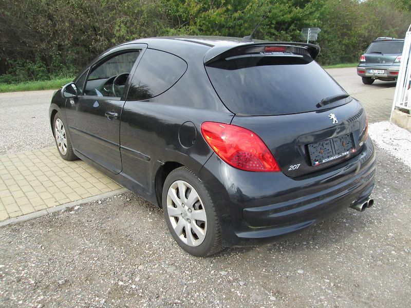 Peugeot 207 (2008) 1,6 GTI - fotka 9 z 17