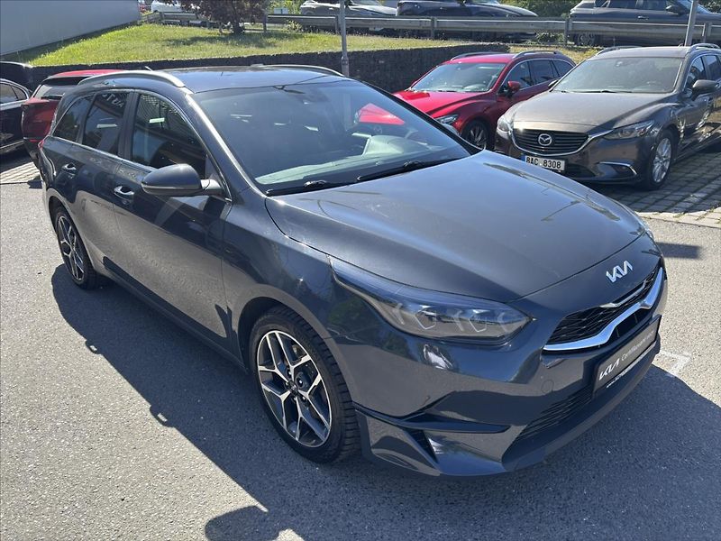 Kia Ceed 1,5 TGDi AT TOP PLNÝservisKIA - fotka 7 z 44